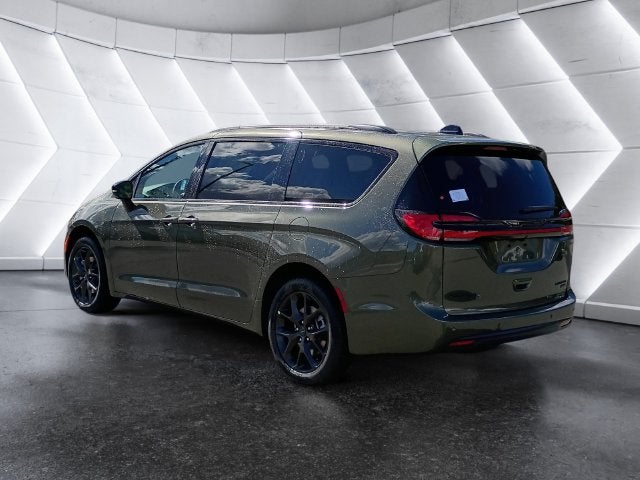 2027 Chrysler Pacifica Limited
