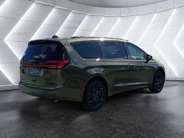2027 Chrysler Pacifica Limited